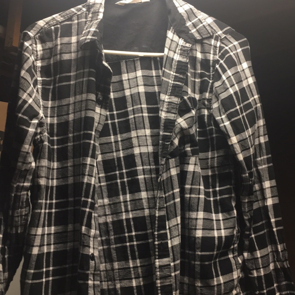 Black and white h&m shirt. Nothing is wrong